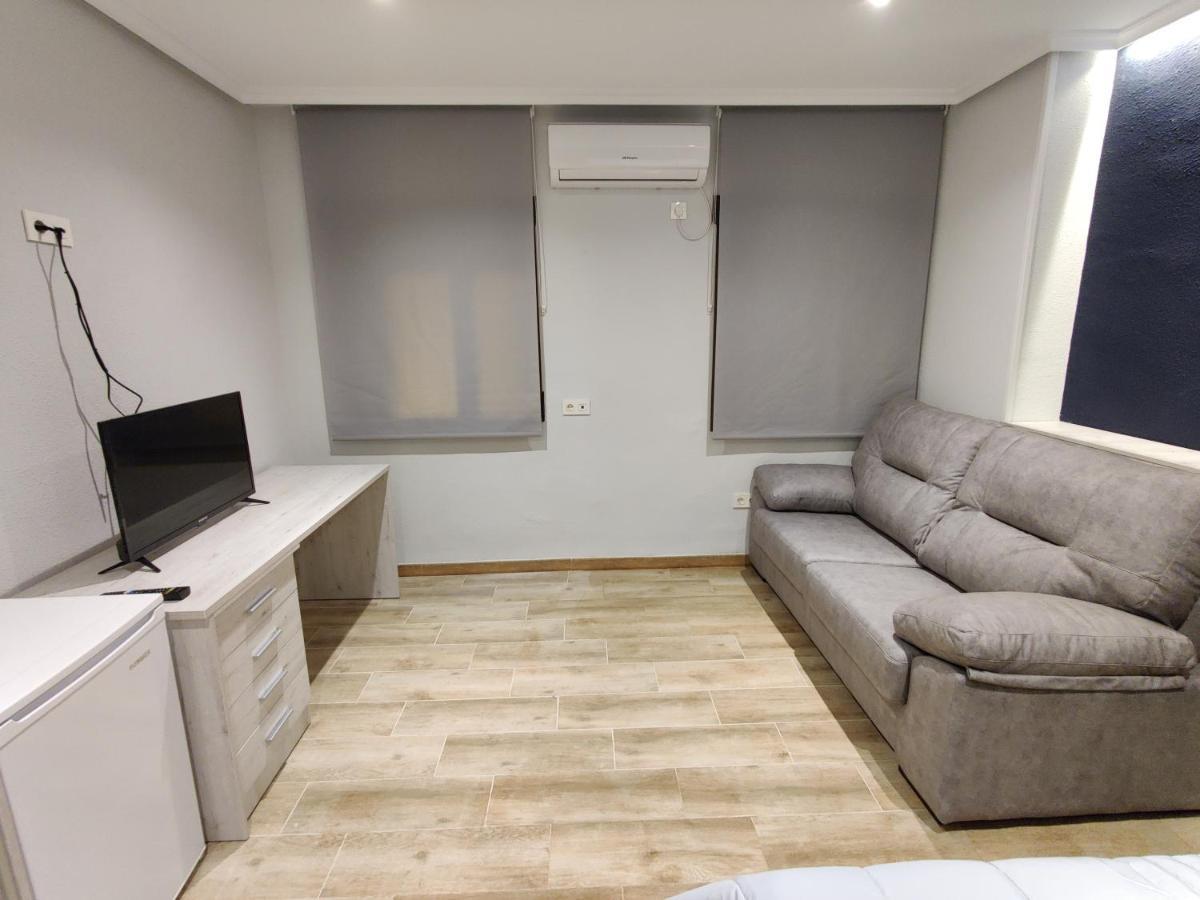 Duerme A Gusto - Tu Habitacion Acogedora En Torredonjimeno Ngoại thất bức ảnh
